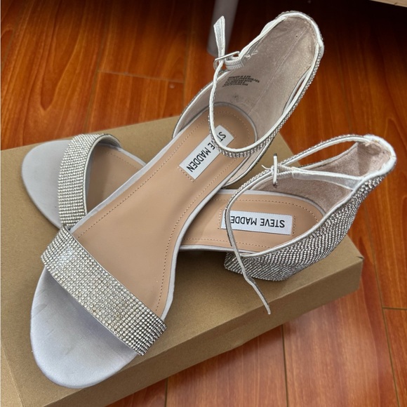 Steve Madden Silver Women's Shoes - Picture 3 of 3